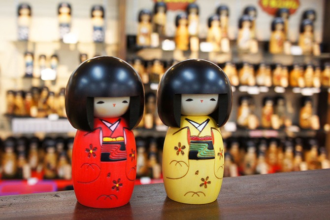 Búp bê gỗ Kokeshi