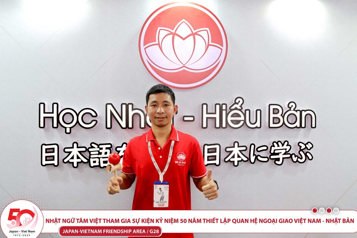 Nghệ nhân Kendama Đặng Ngọc Khoa biểu diễn tại Lễ hội Việt Nhật 2023