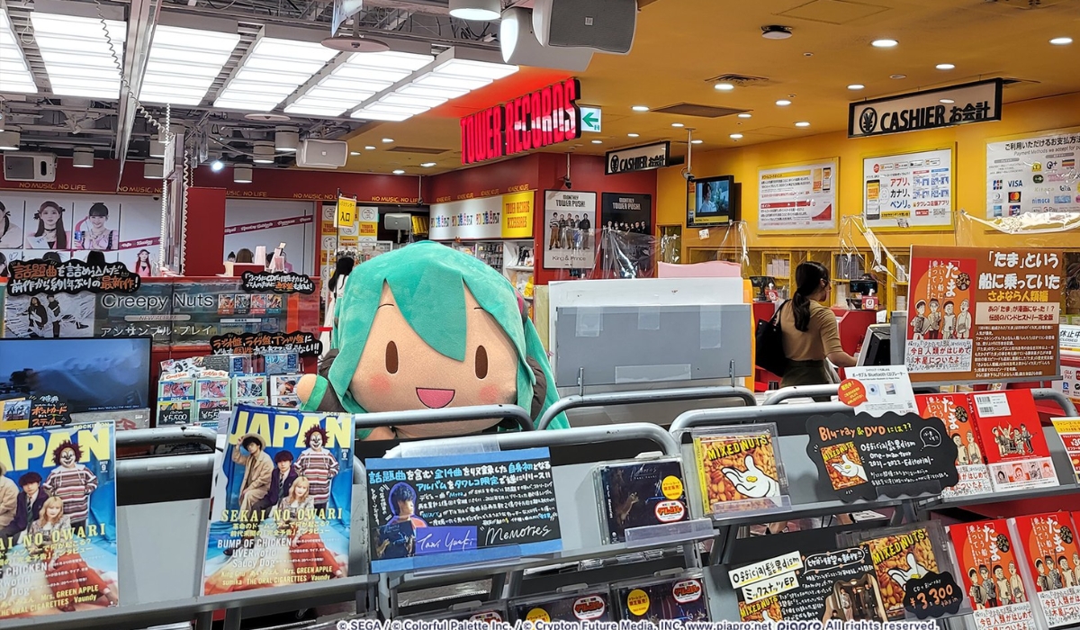 Hatsune Miku: Tất tần tật về nữ vocaloid kiếm hàng chục triệu USD mỗi năm 5 Miku vẫn xuất hiện tràn ngập tại Nhật Bản