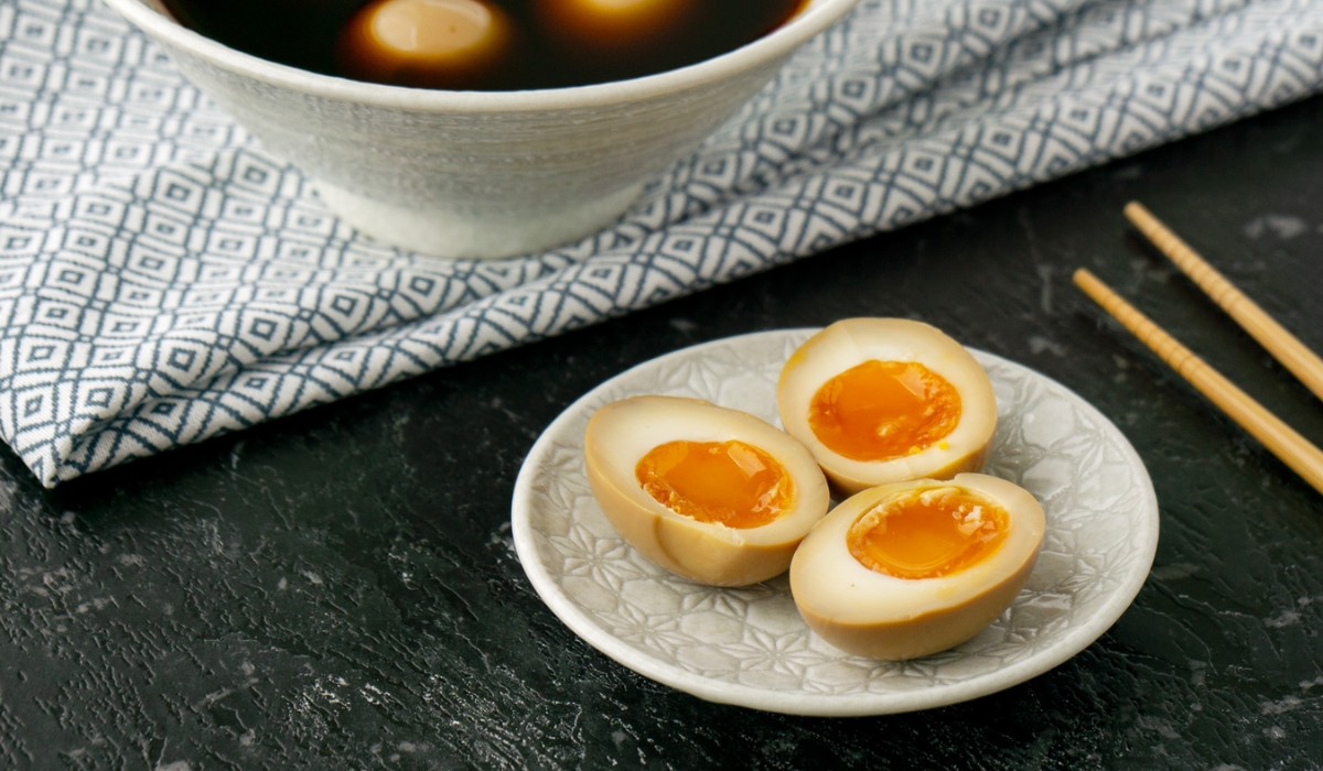 Trứng của ramen gọi là Ajitsuke Tamago