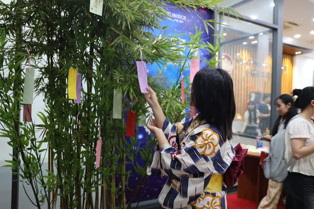 Tanabata tại Nhật Ngữ Tâm Việt: Viết điều ước, tìm hiểu văn hóa Nhật và lưu giữ kỷ niệm 23 456A4284 copy