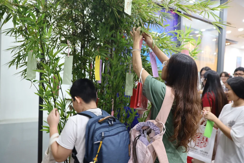 Tanabata tại Nhật Ngữ Tâm Việt: Viết điều ước, tìm hiểu văn hóa Nhật và lưu giữ kỷ niệm 26 456A4295 copy