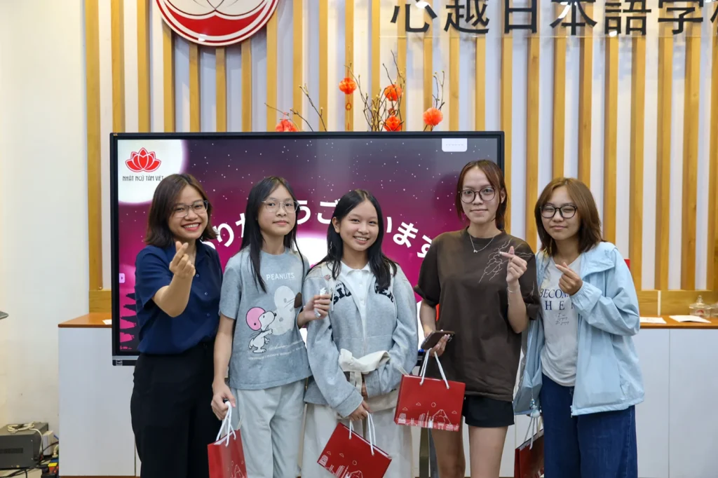 Tanabata tại Nhật Ngữ Tâm Việt: Viết điều ước, tìm hiểu văn hóa Nhật và lưu giữ kỷ niệm 73 456A4548 copy