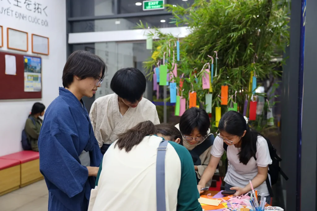 Tanabata tại Nhật Ngữ Tâm Việt: Viết điều ước, tìm hiểu văn hóa Nhật và lưu giữ kỷ niệm 79 456A4584 copy