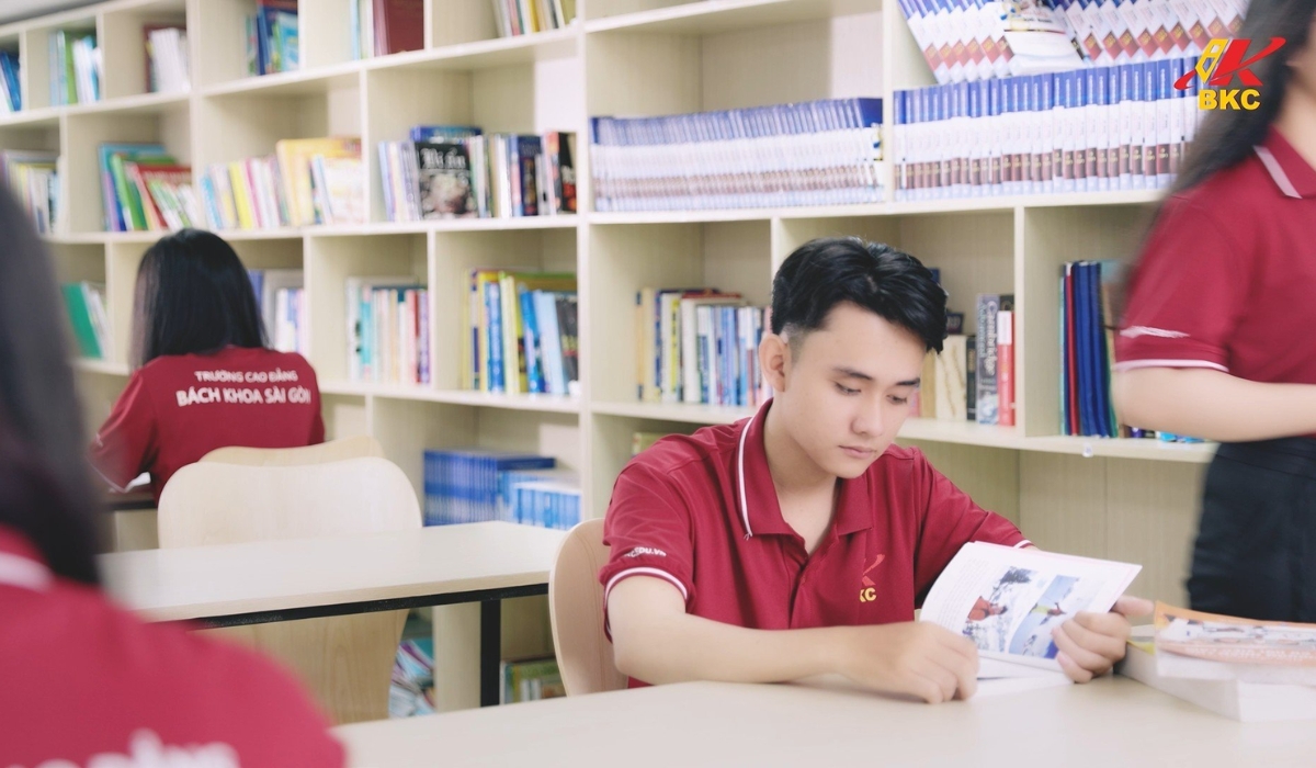 Tổng hợp 9 trường Cao đẳng tiếng Nhật tốt nhất ở TP.HCM và Hà Nội 2 Trường Cao đẳng Bách Khoa Sài Gòn