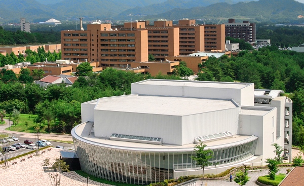 10 trường đại học tại Nhật Bản đào tạo hệ tiếng Anh 3 Đại học Hiroshima có chương trình Nghiên cứu Toàn cầu Tích hợp bằng tiếng Anh
