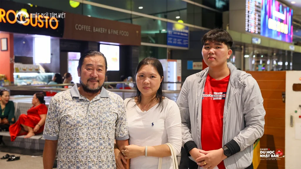 Ba chiếc vali, ba giấc mơ và một chuyến bay đến Osaka 3 Nhật Huy – hướng đến thế giới Công nghệ thông tin